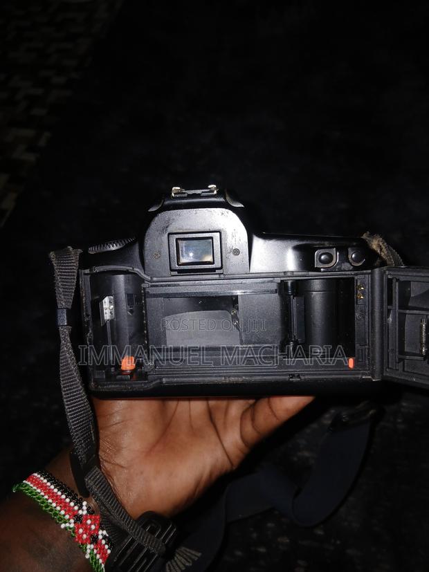 Canon Eos 1000f - thumbnail 2