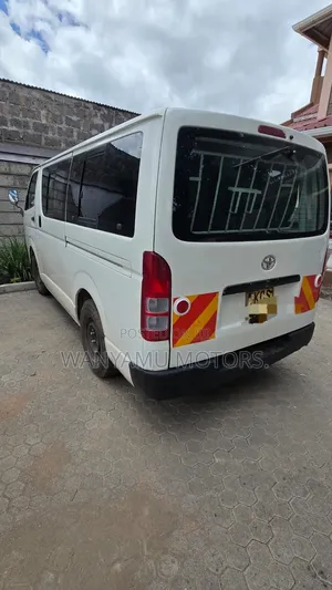 Toyota HiAce 2011 White