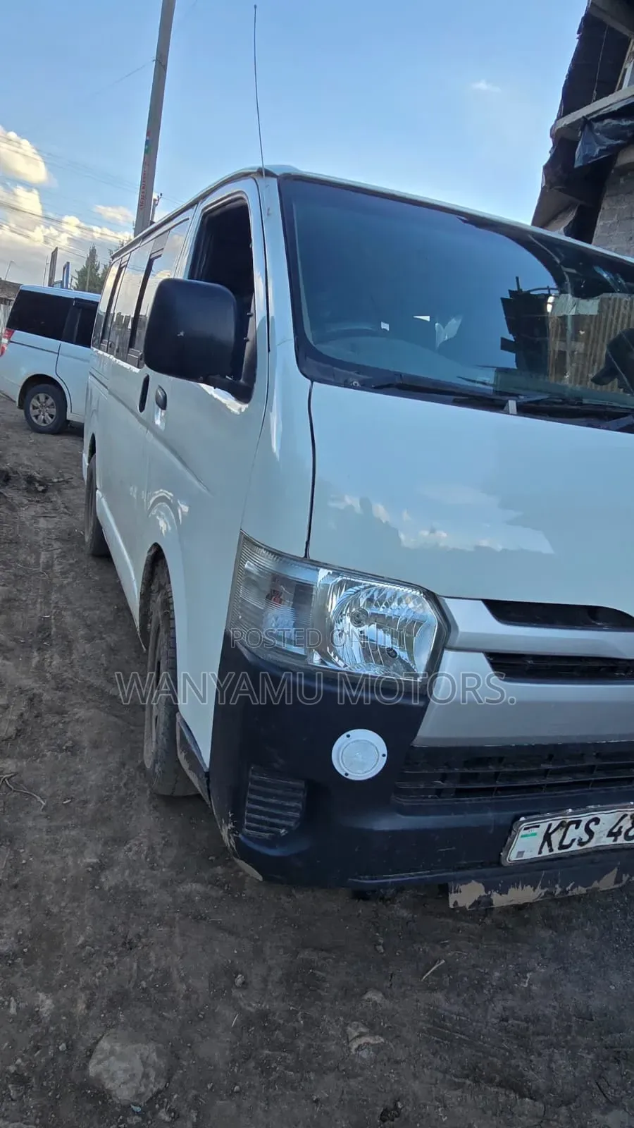 Toyota HiAce 2011 White
