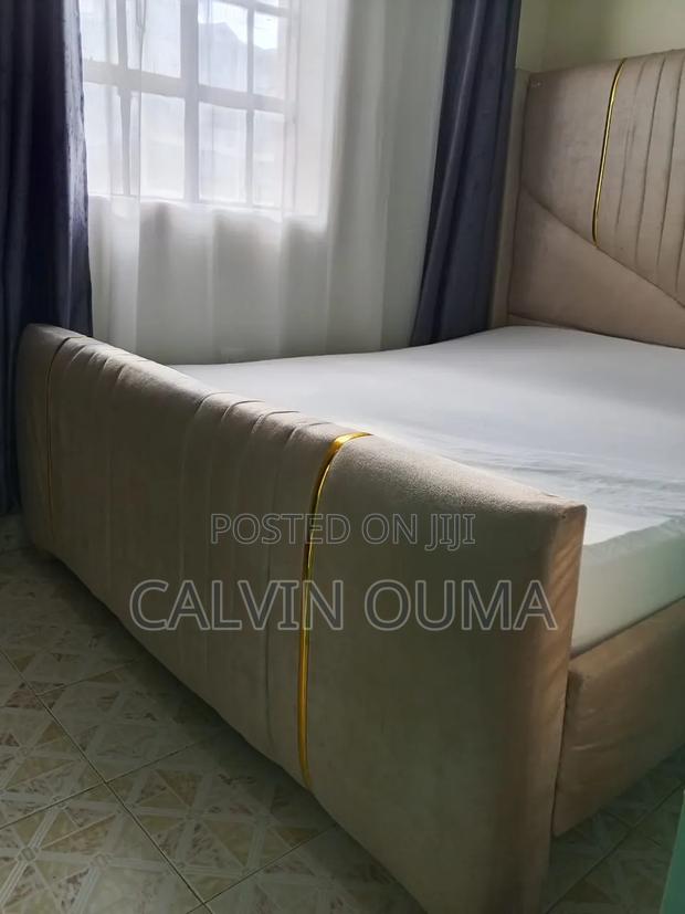 Selling Chester Bed 5 by 6 - thumbnail 2