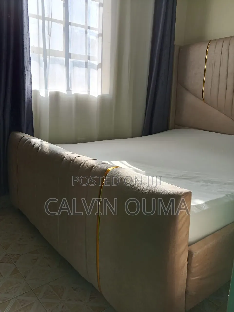 Selling Chester Bed 5 by 6