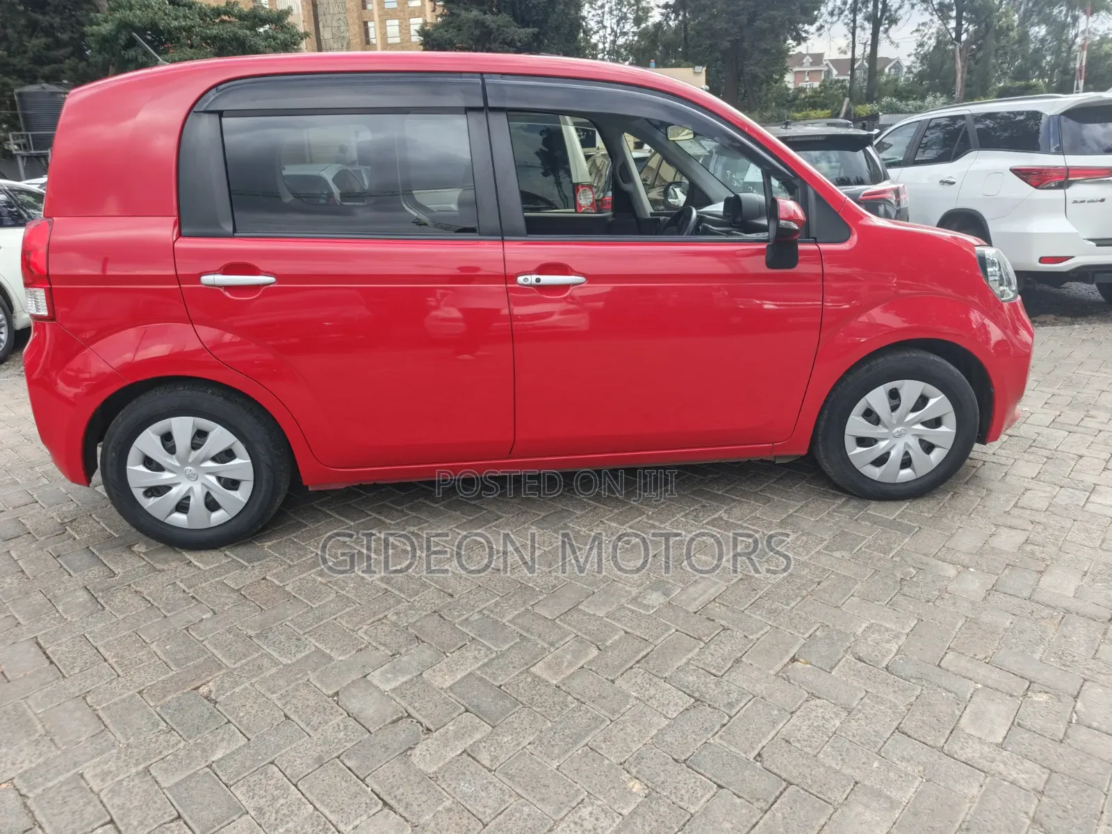Toyota Porte 2019 Red