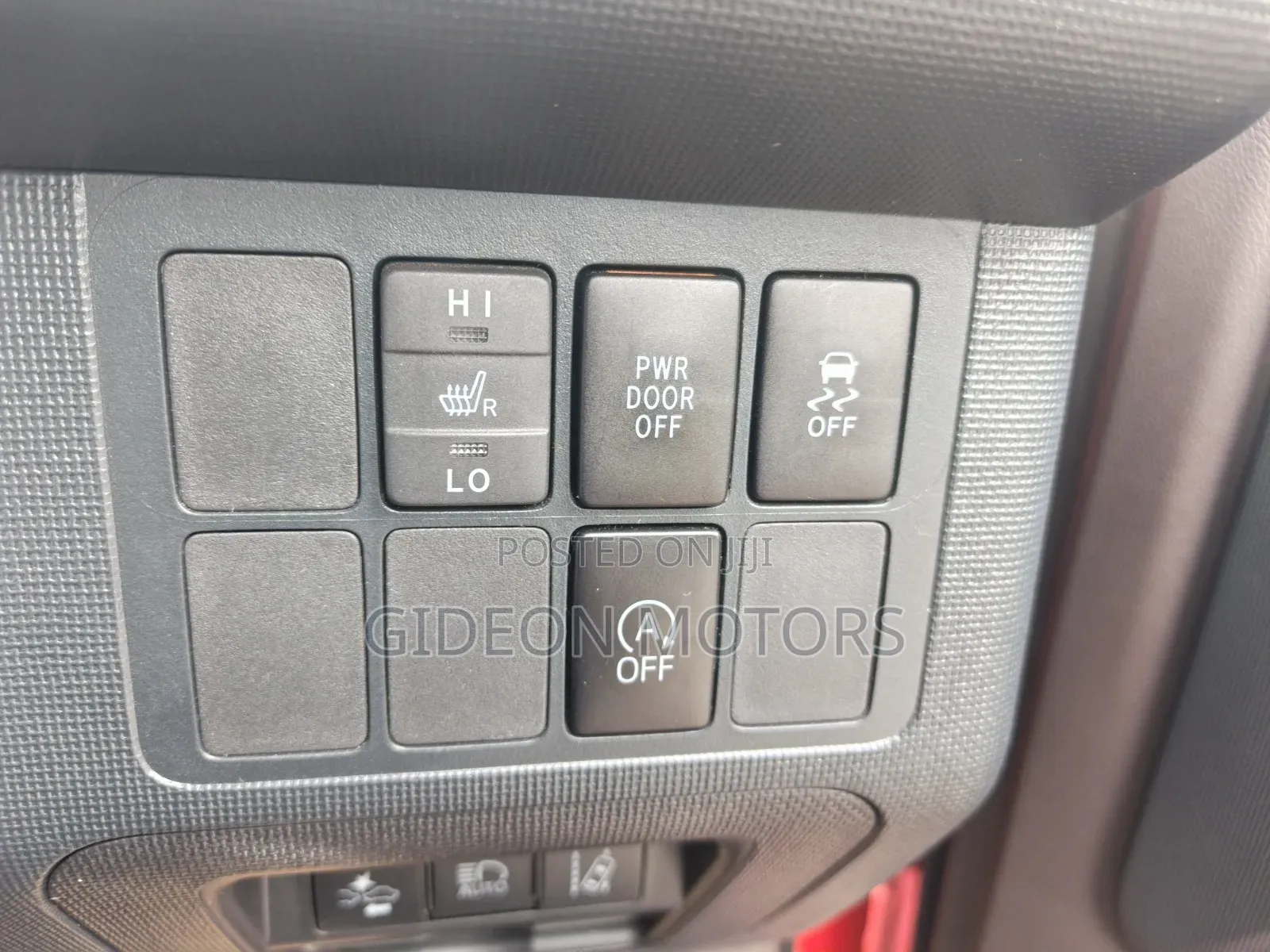 Toyota Porte 2019 Red
