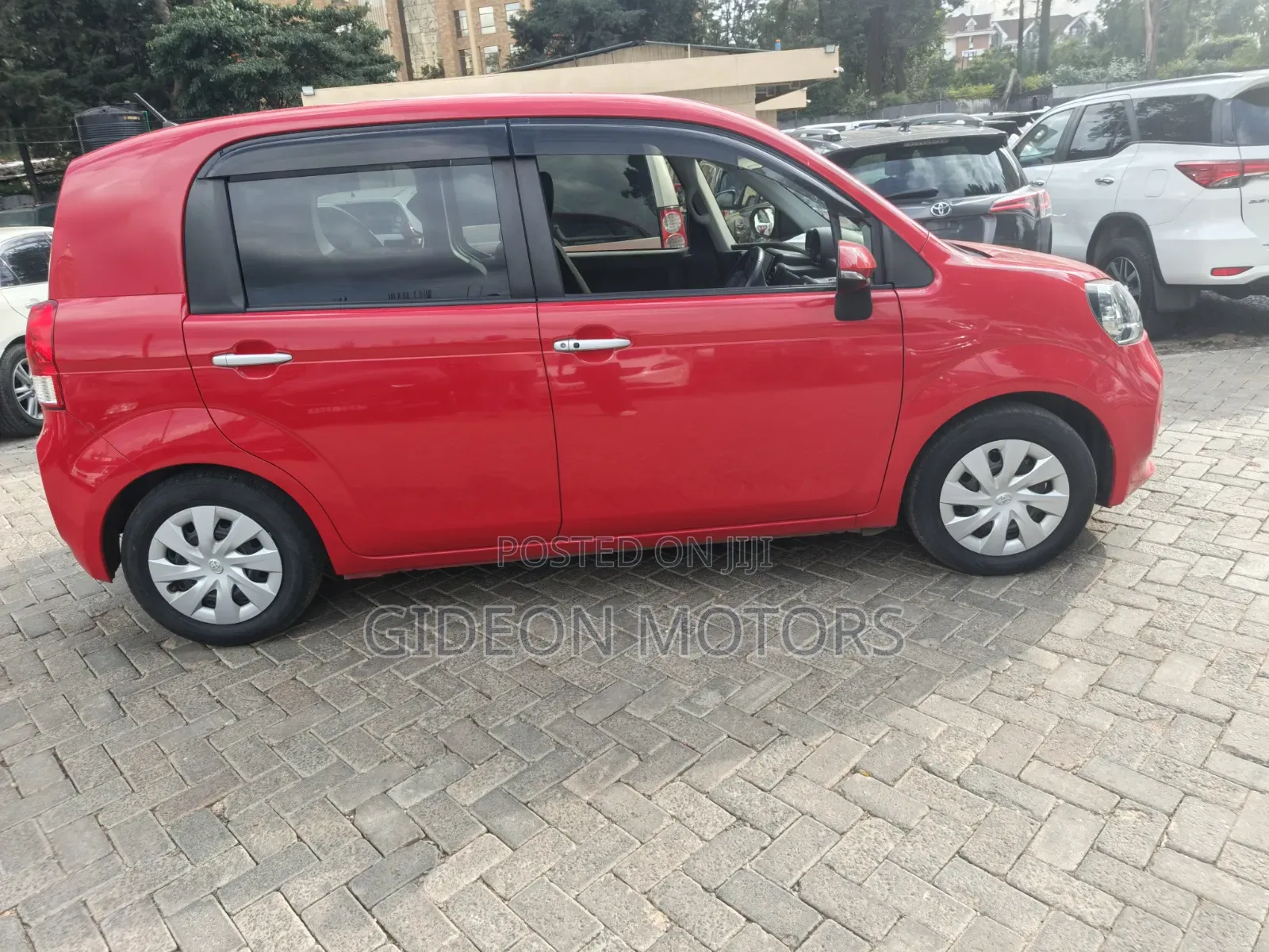 Toyota Porte 2019 Red