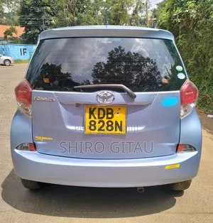 Toyota Ractis 2014 Blue