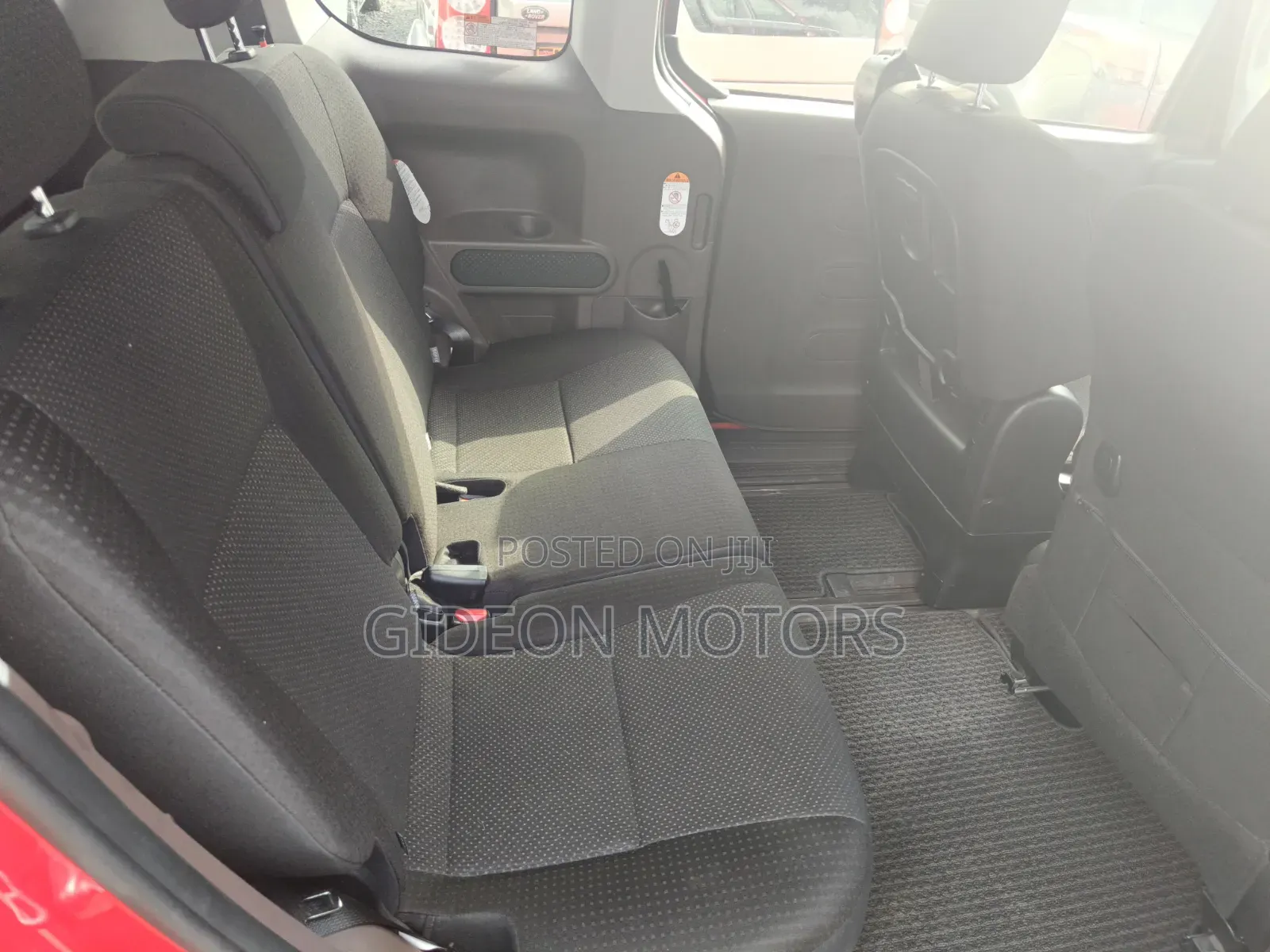 Toyota Porte 2019 Red