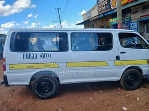 Toyota HiAce 2002 White