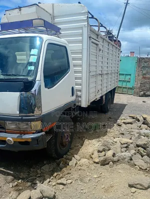 Mitsubishi Canter 4d35