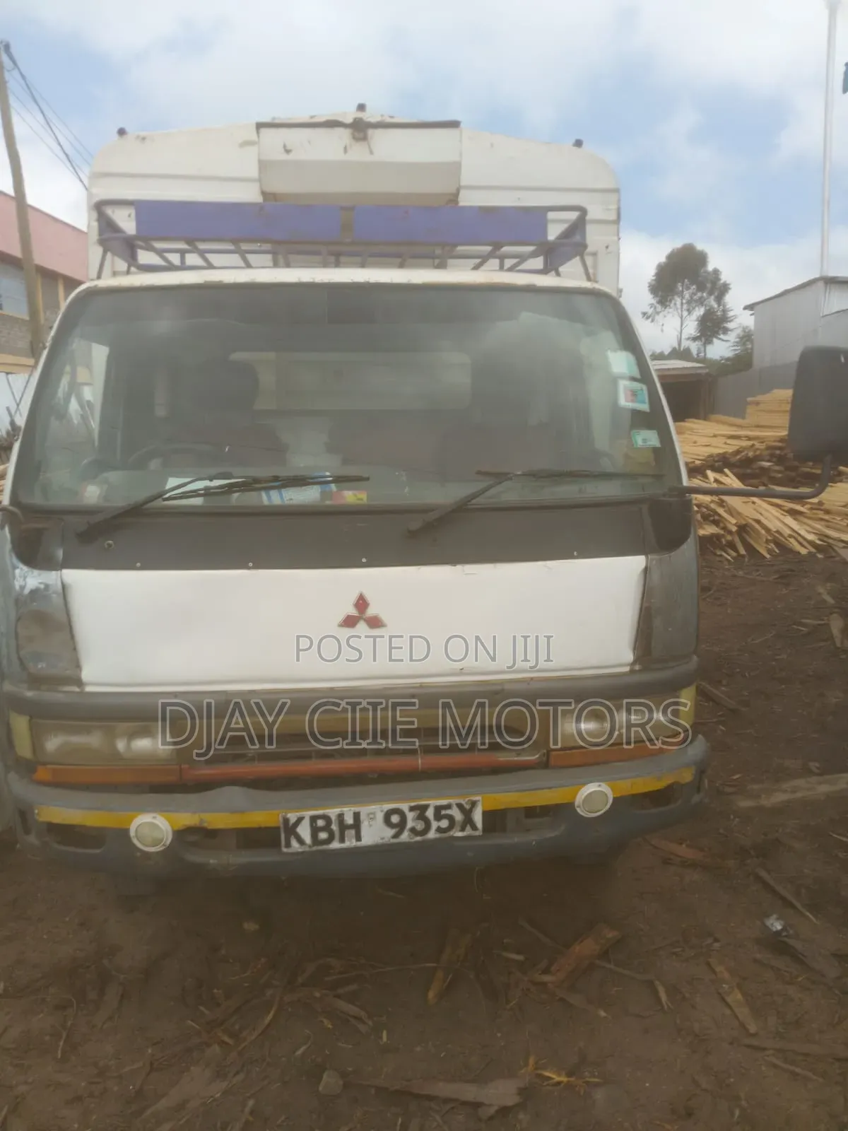 Mitsubishi Canter 4d35