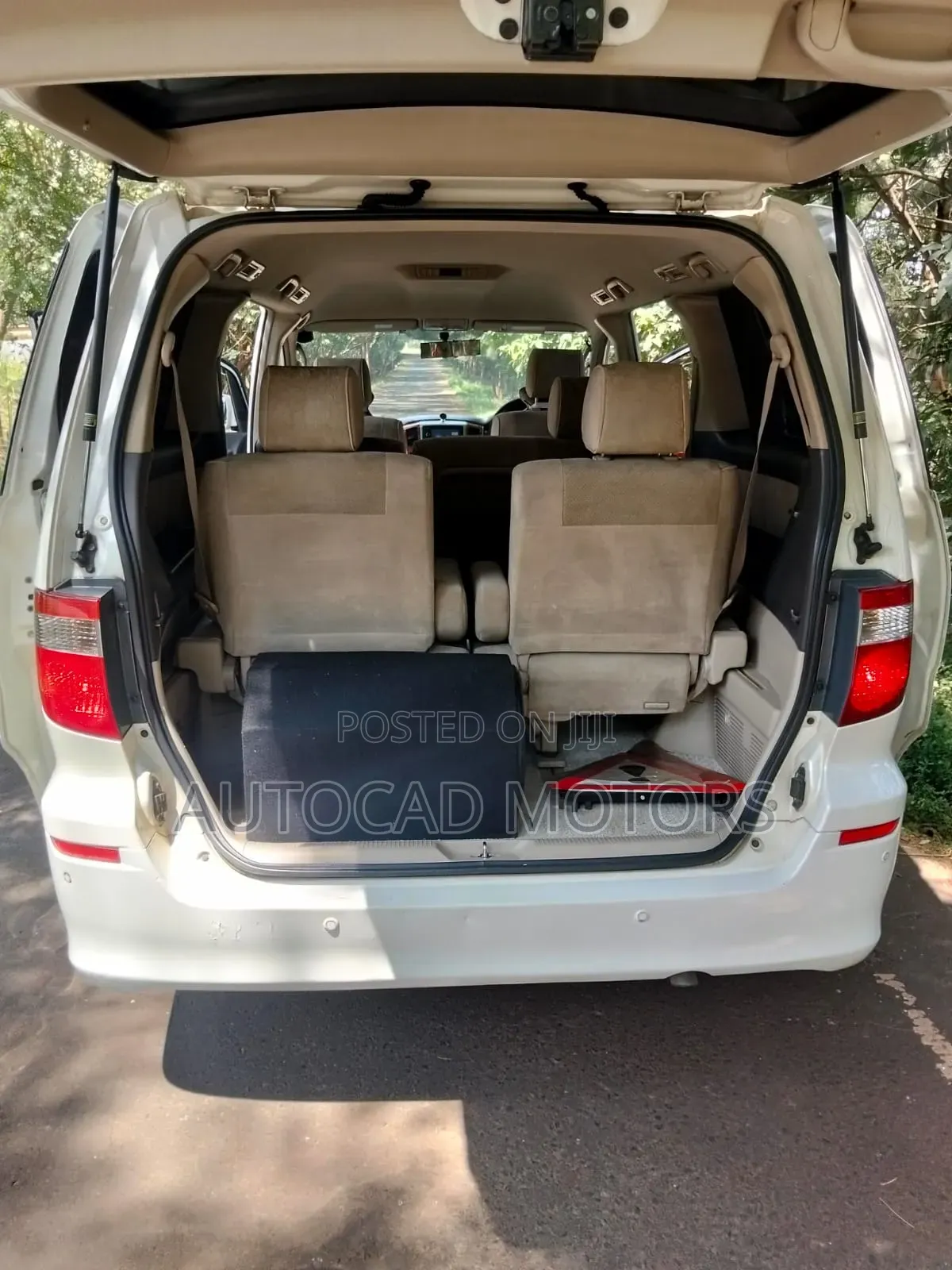 Toyota Alphard 2006 White