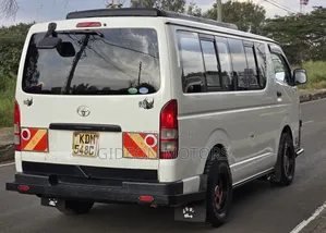 Toyota HiAce 2015 White