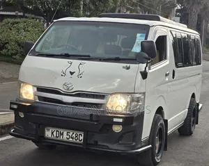 Toyota HiAce 2015 White