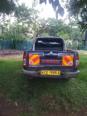 Nissan Hardbody 2014 Black