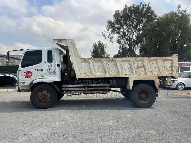 Mitsubishi Fuso Fm 657 Tipper