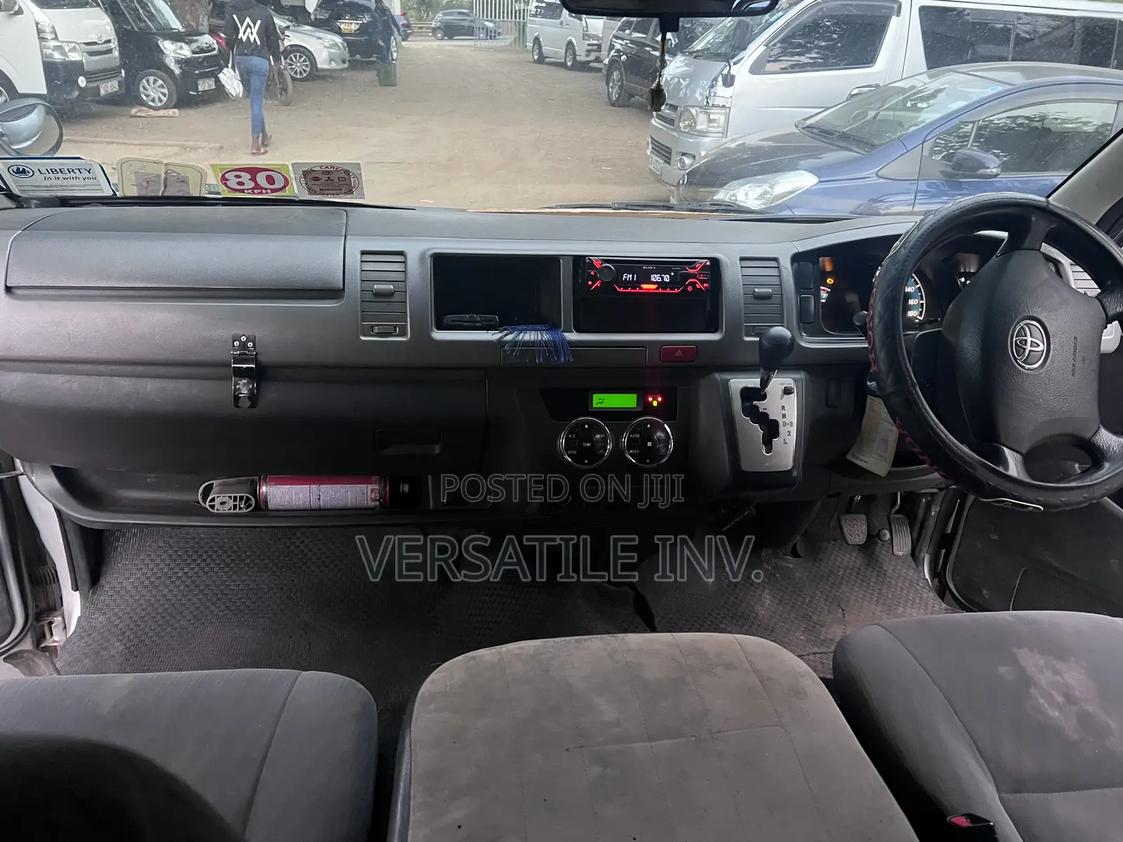 Toyota HiAce 2014 Silver