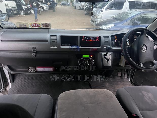 Toyota HiAce 2014 Silver - thumbnail 6
