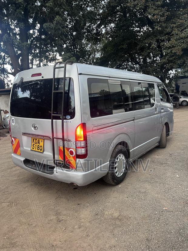 Toyota HiAce 2014 Silver - thumbnail 4