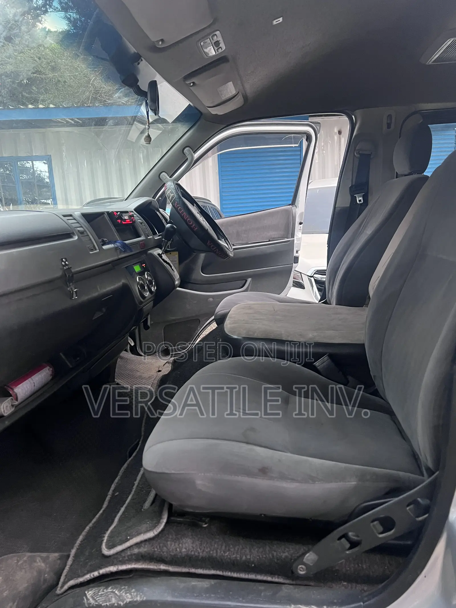 Toyota HiAce 2014 Silver