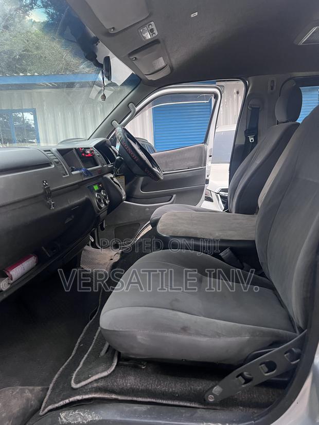 Toyota HiAce 2014 Silver - thumbnail 7