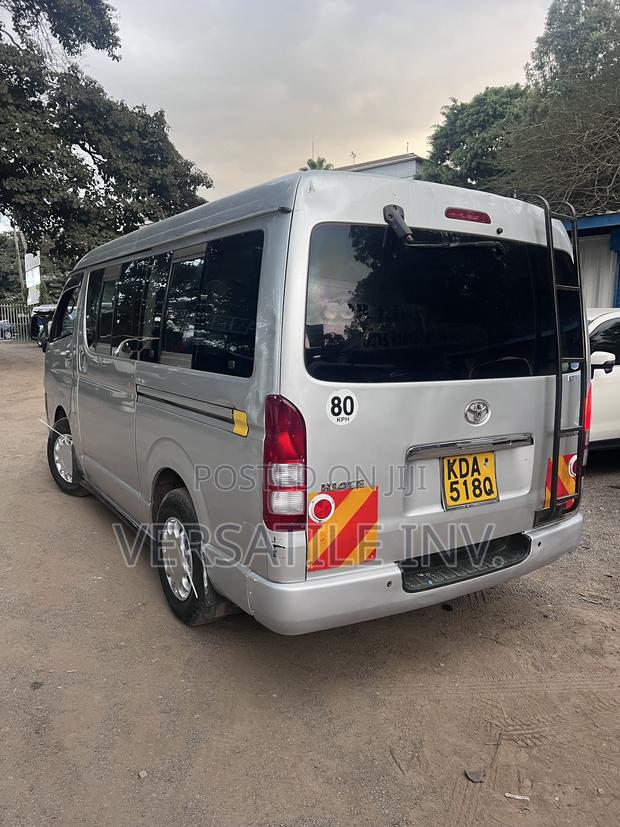 Toyota HiAce 2014 Silver - thumbnail 9