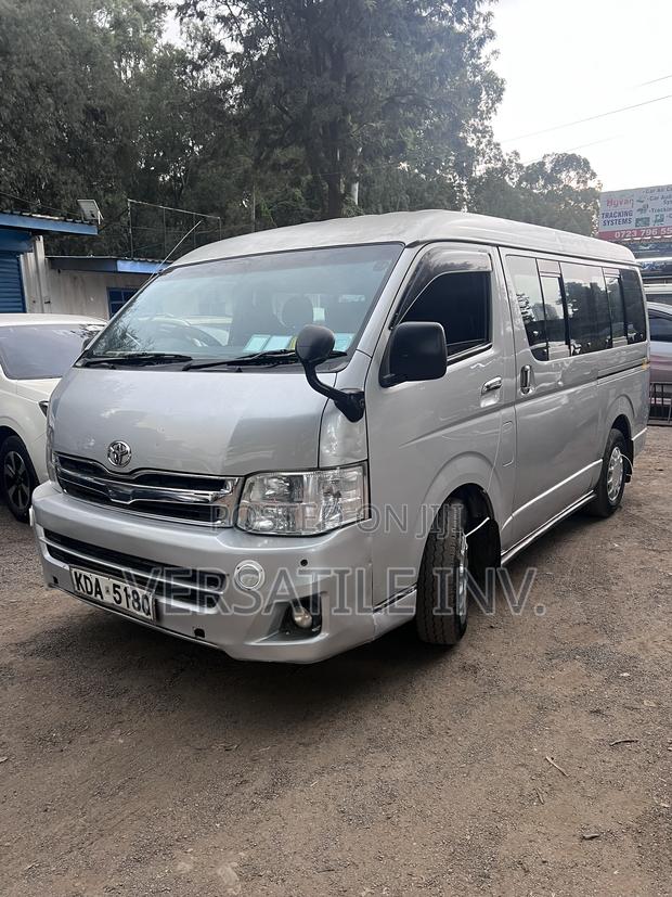 Toyota HiAce 2014 Silver - thumbnail 3