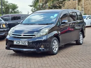 Toyota ISIS 2010 Black