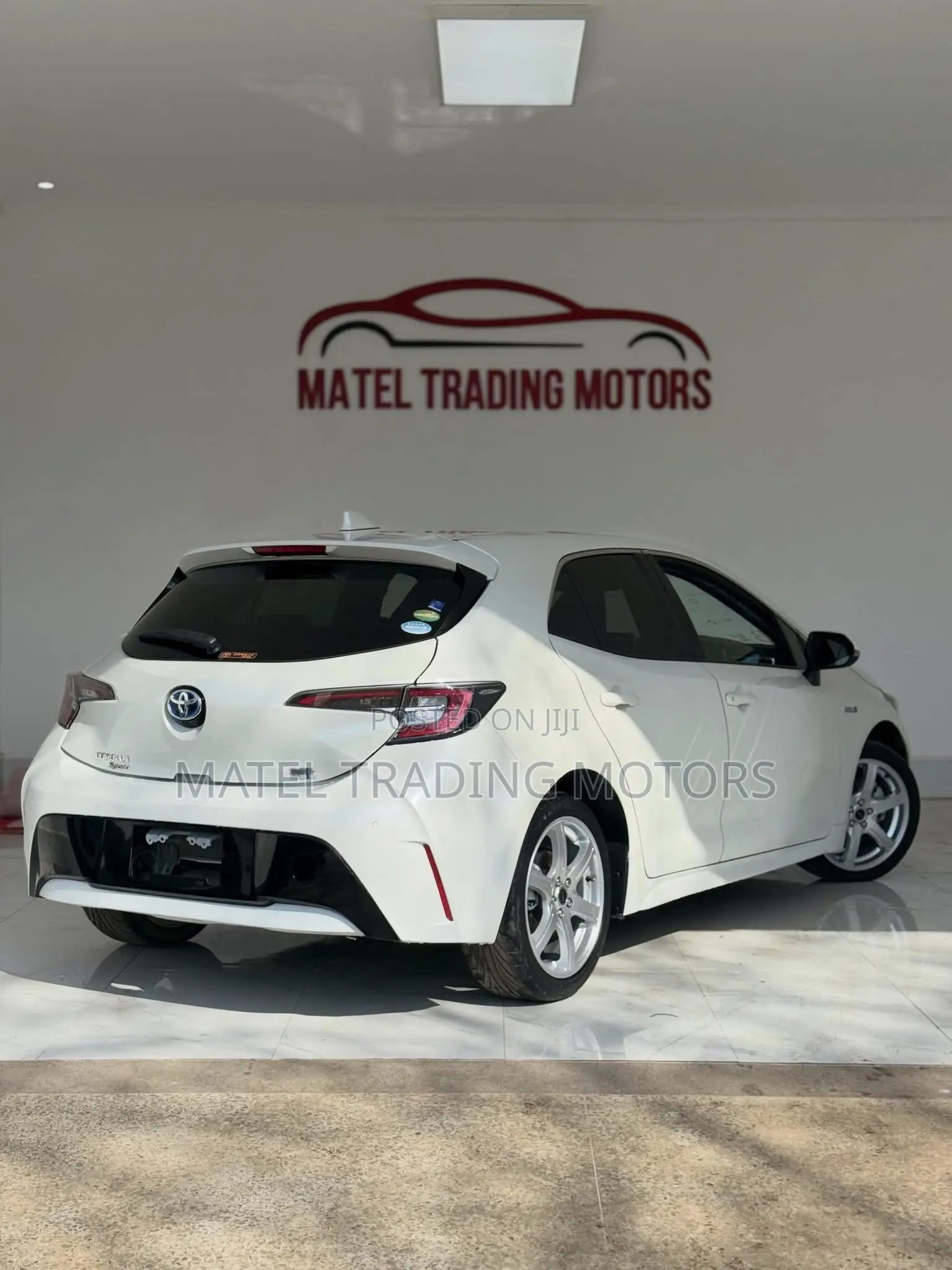 Toyota Corolla SE (1.8L 4cyl 6M) 2019 White