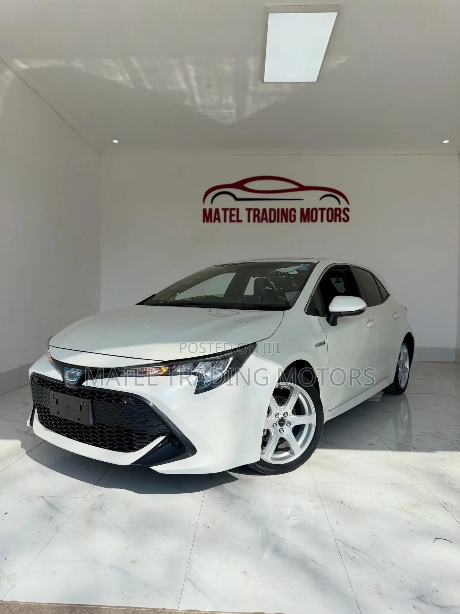 Toyota Corolla SE (1.8L 4cyl 6M) 2019 White