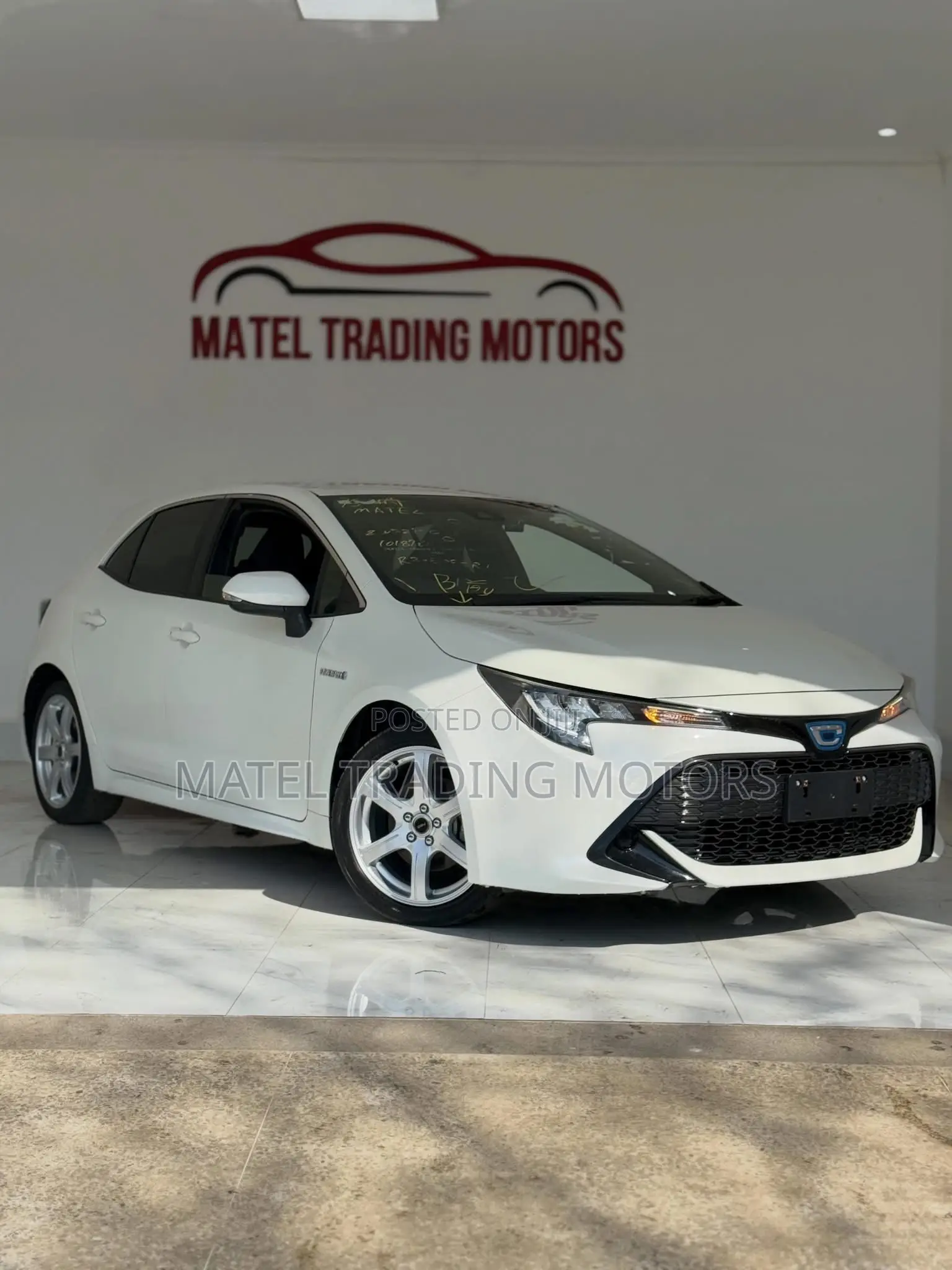 Toyota Corolla SE (1.8L 4cyl 6M) 2019 White