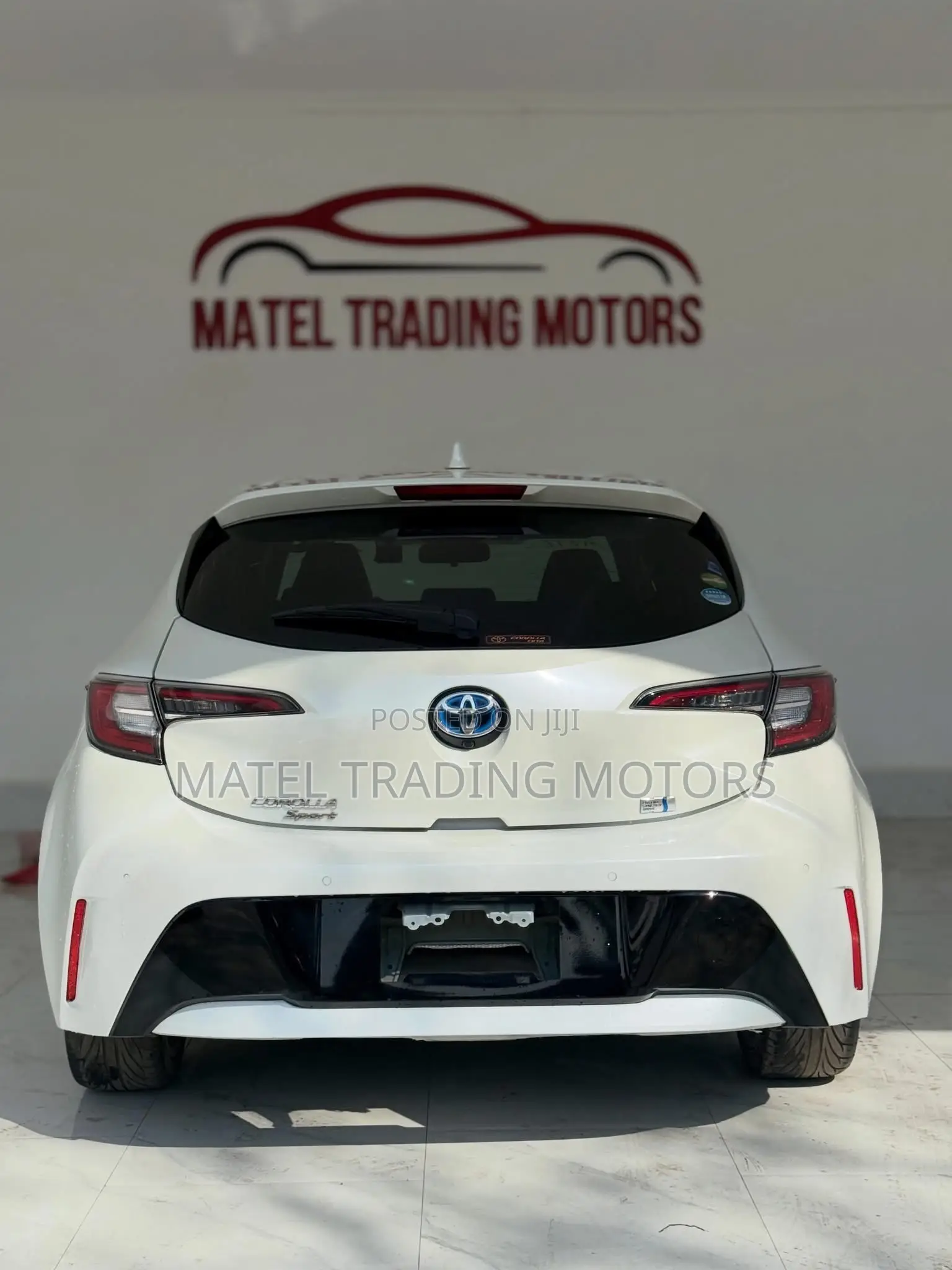 Toyota Corolla SE (1.8L 4cyl 6M) 2019 White