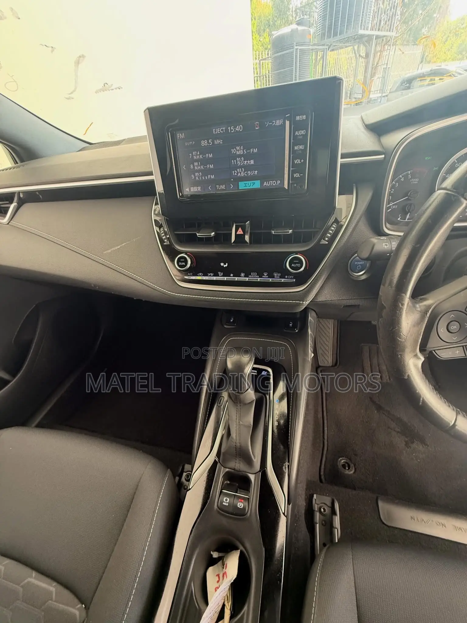 Toyota Corolla SE (1.8L 4cyl 6M) 2019 White