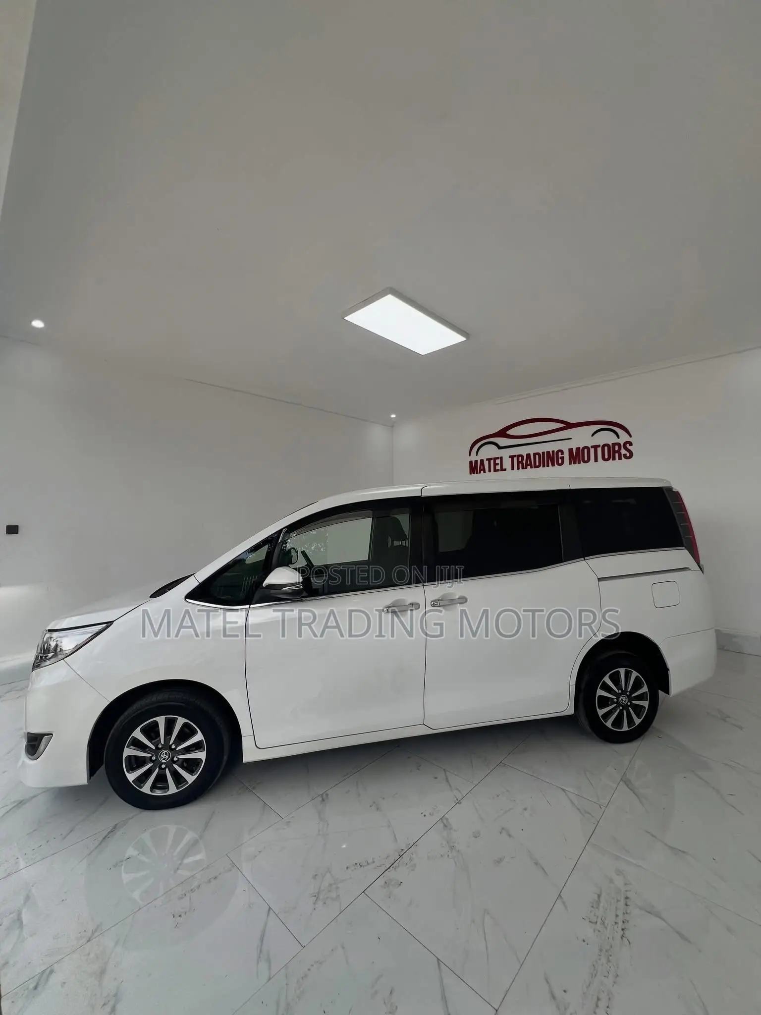 Toyota Esquire 2.0 AWD (7 seater) 2019 White