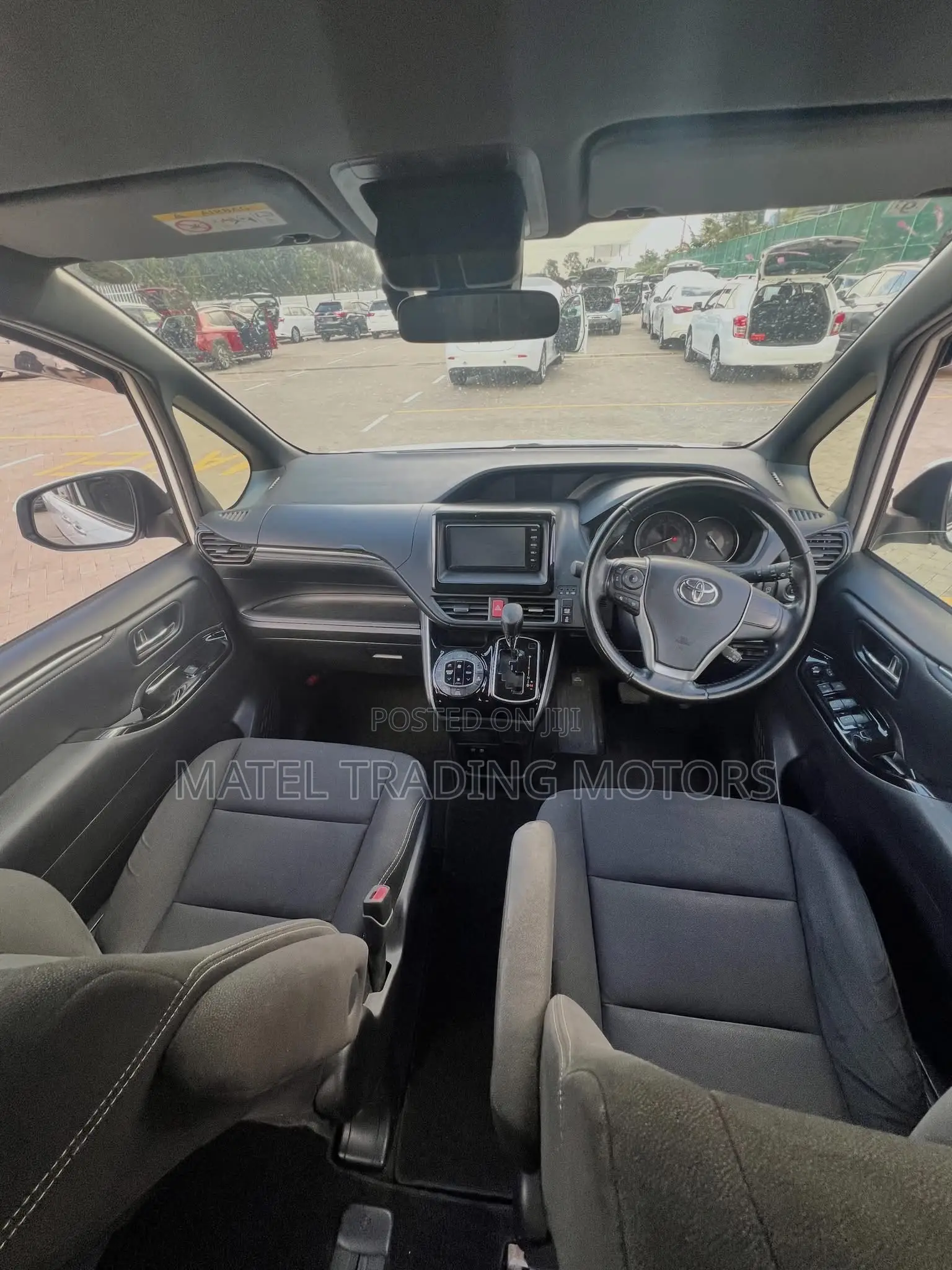Toyota Esquire 2.0 AWD (7 seater) 2019 White