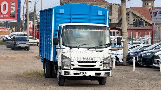 2022 Isuzu NMR - thumbnail 2