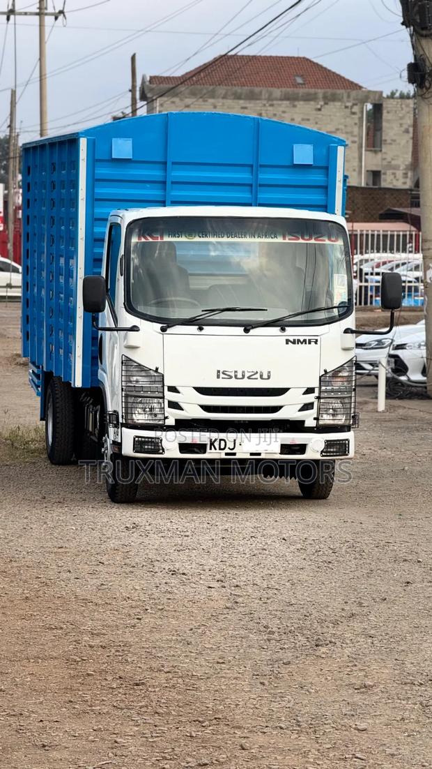 2022 Isuzu NMR - thumbnail 4