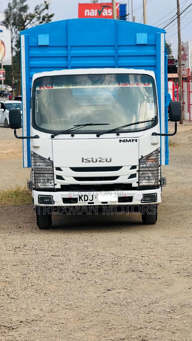2022 Isuzu NMR - thumbnail 10