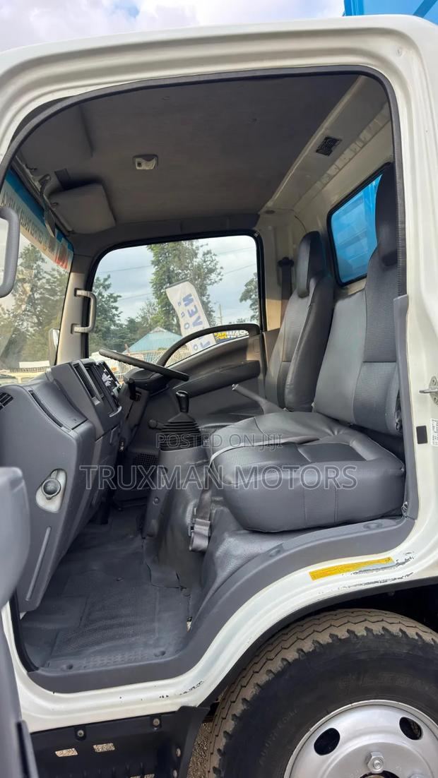 2022 Isuzu NMR - thumbnail 11