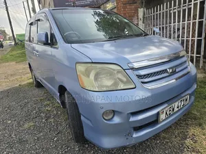Toyota Noah 2006 Blue