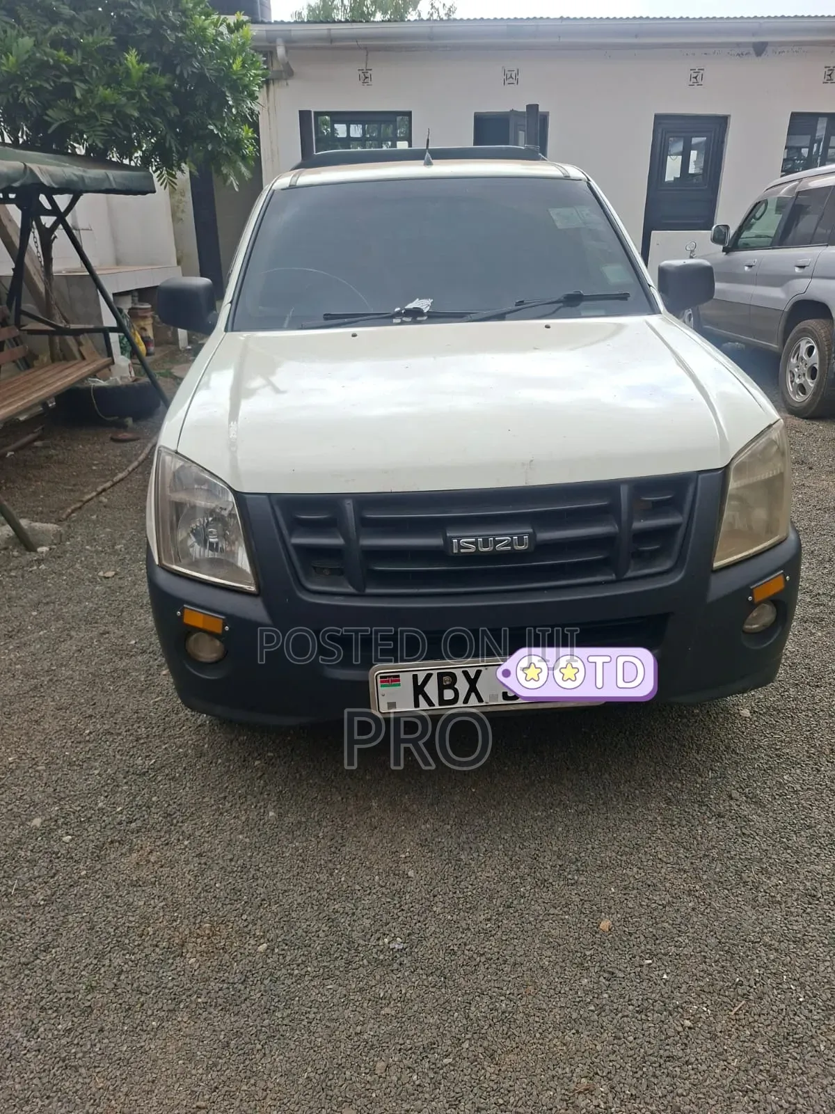 Isuzu D-MAX 2012 White