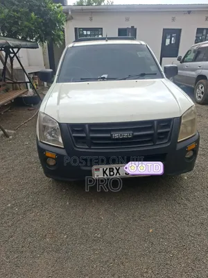 Isuzu D-MAX 2012 White
