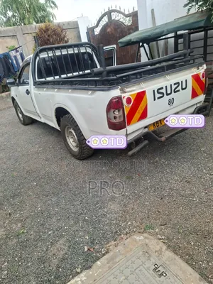 Isuzu D-MAX 2012 White