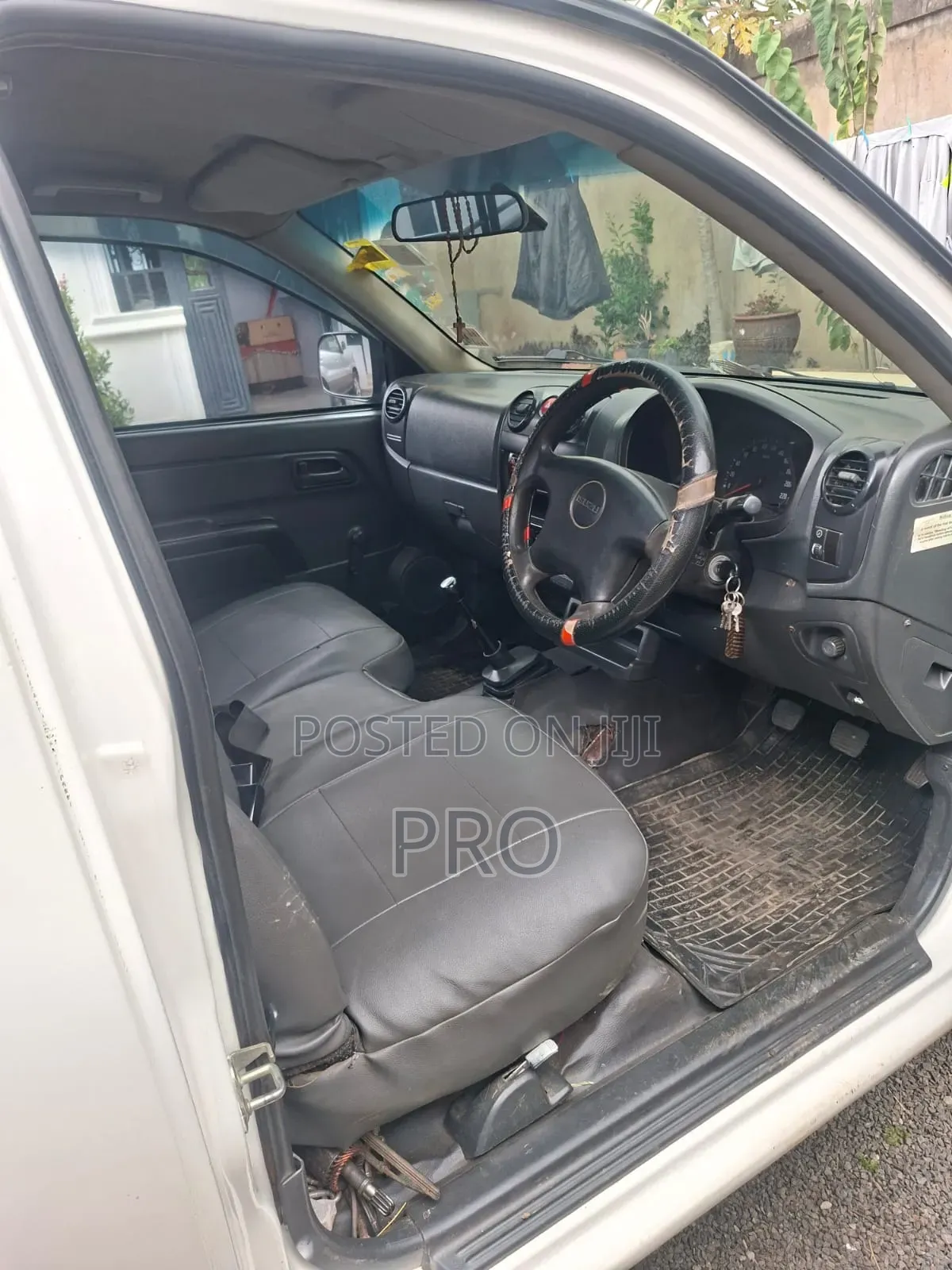 Isuzu D-MAX 2012 White