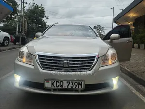 Toyota Crown 2012 Beige