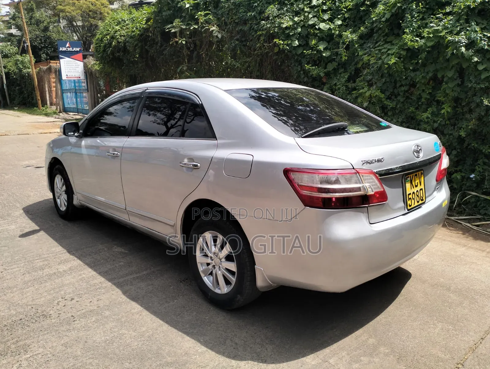 Toyota Premio 2013 Silver