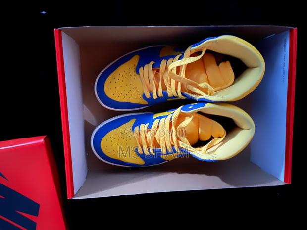 Nike Air Jordan Blue Yellow Colorway