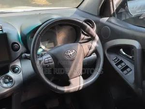 Toyota Vanguard 2013 White