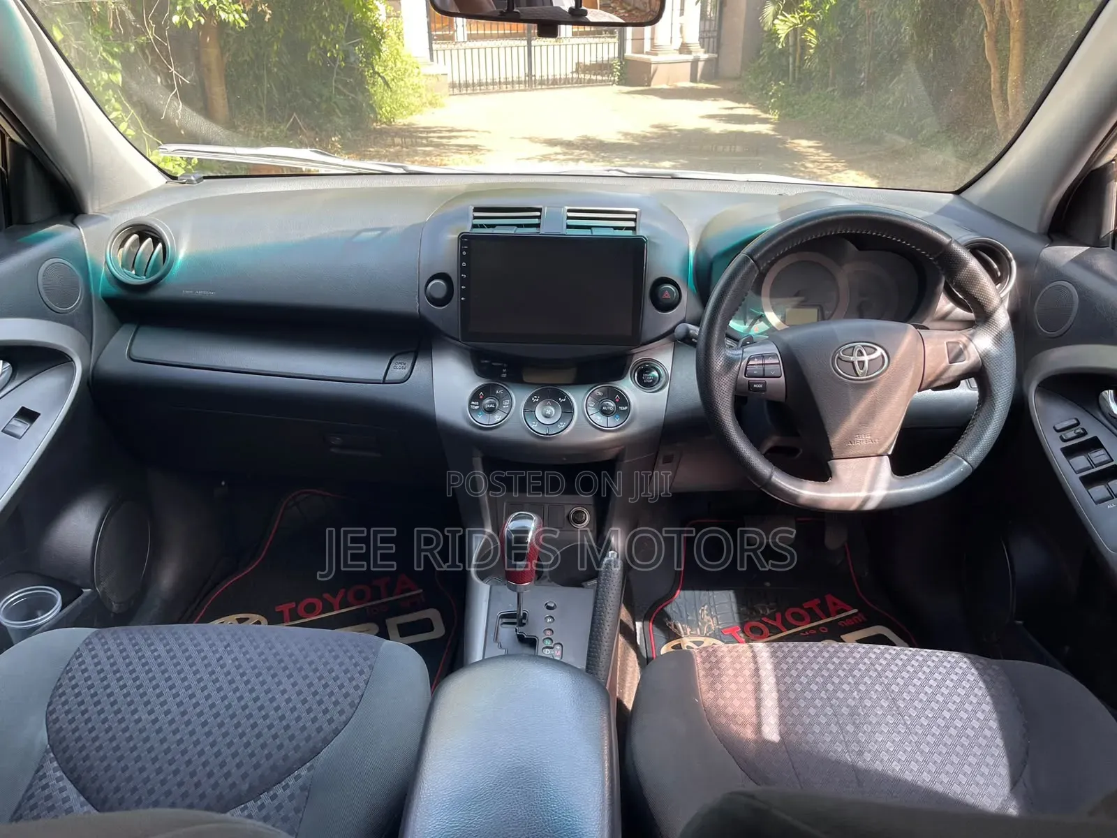 Toyota Vanguard 2013 White