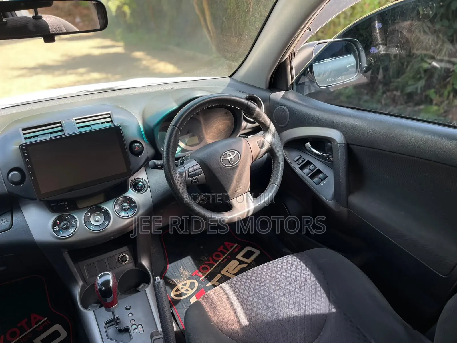 Toyota Vanguard 2013 White