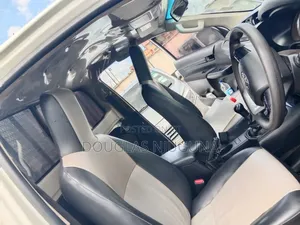 Toyota Hilux 2023 White