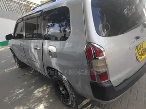 Toyota Succeed SV Premium 2016 Silver